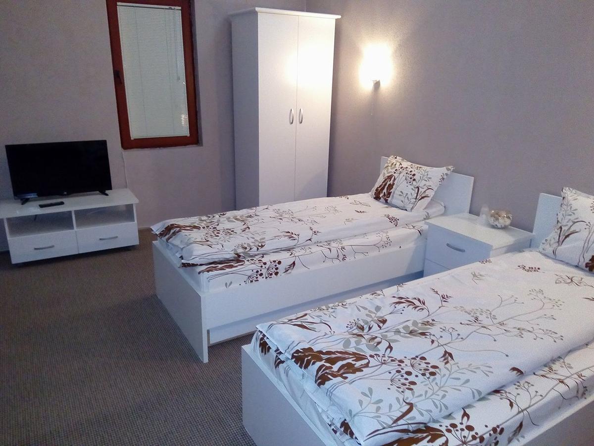 Kafana "Kaj Zoki" Bed and Breakfast Probistip Eksteriør billede